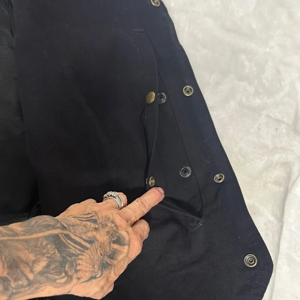 Men's Black Vest with Gun Pocket